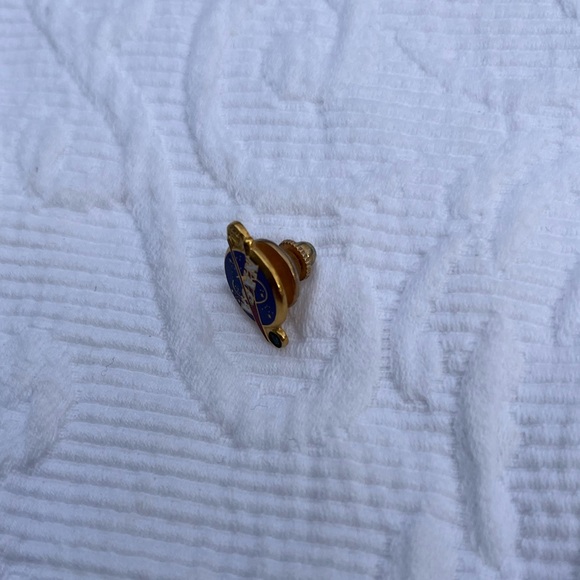 🪐 NASA 30-Year Gold Service Pin with Green Stone 🪐